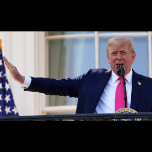  Donald J.Trump 